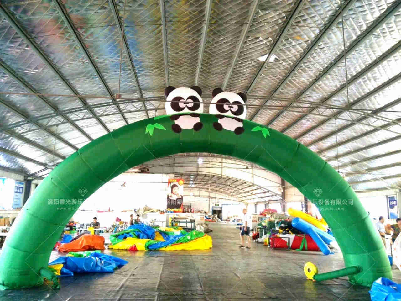 船营熊猫喷绘拱门